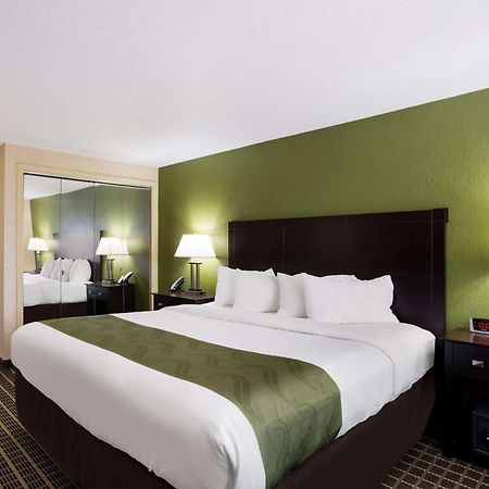 Quality Inn & Suites Big Rapids Near University Ngoại thất bức ảnh