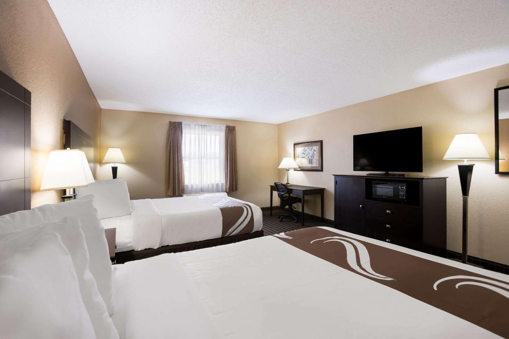 Quality Inn & Suites Big Rapids Near University Ngoại thất bức ảnh